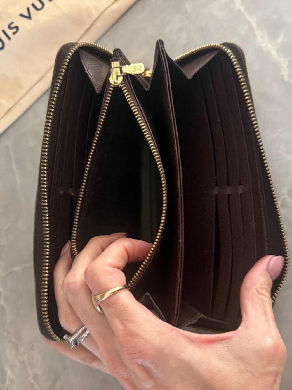 Louis Vuitton Damier Ebene Zippy Wallet - Picture 5 of 10